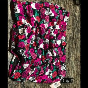 NWT Torrid size 1 swim skirt, skulls and flowers
